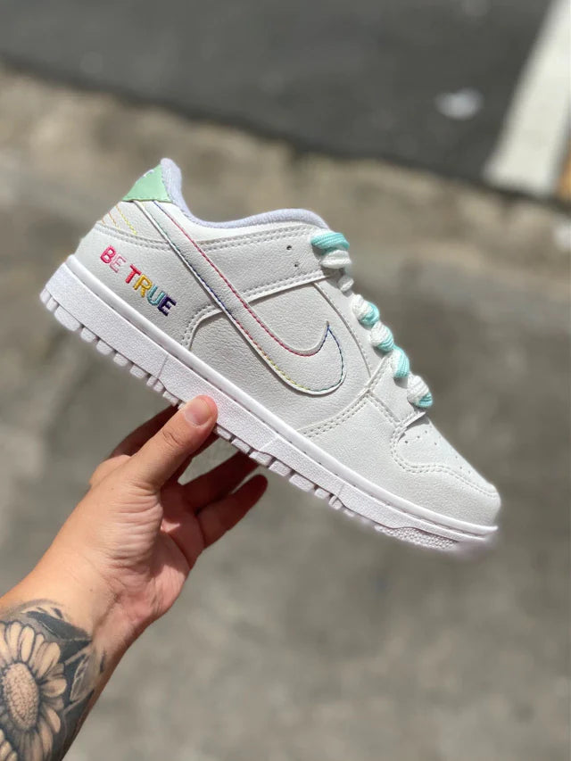 Tênis Nike Dunk Low "Branco Colorido"