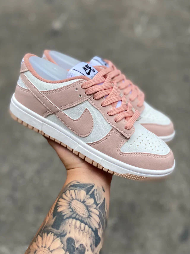 Tênis Nike Dunk Low "Rosa e Branco"