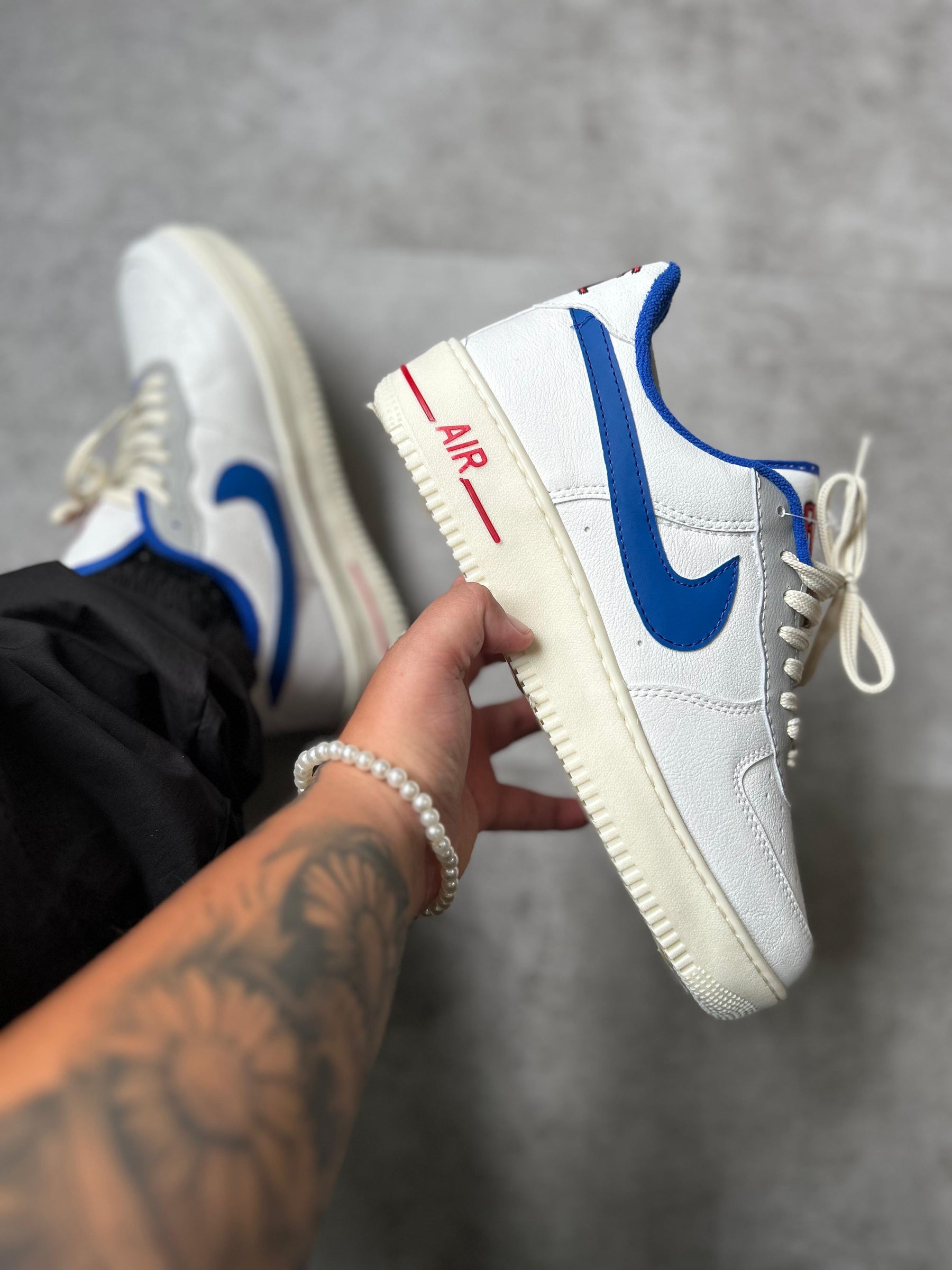 Nike Air Force " 1'07 LX"