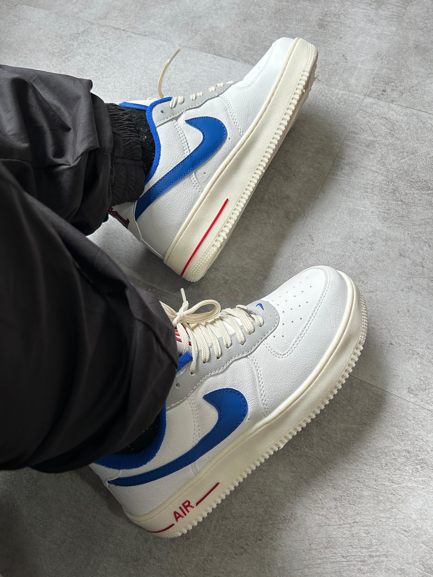 Nike Air Force " 1'07 LX"