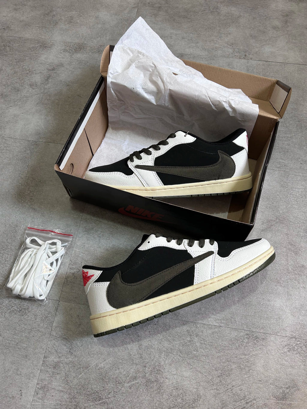 Air Jorda 1 Low Travis Scott