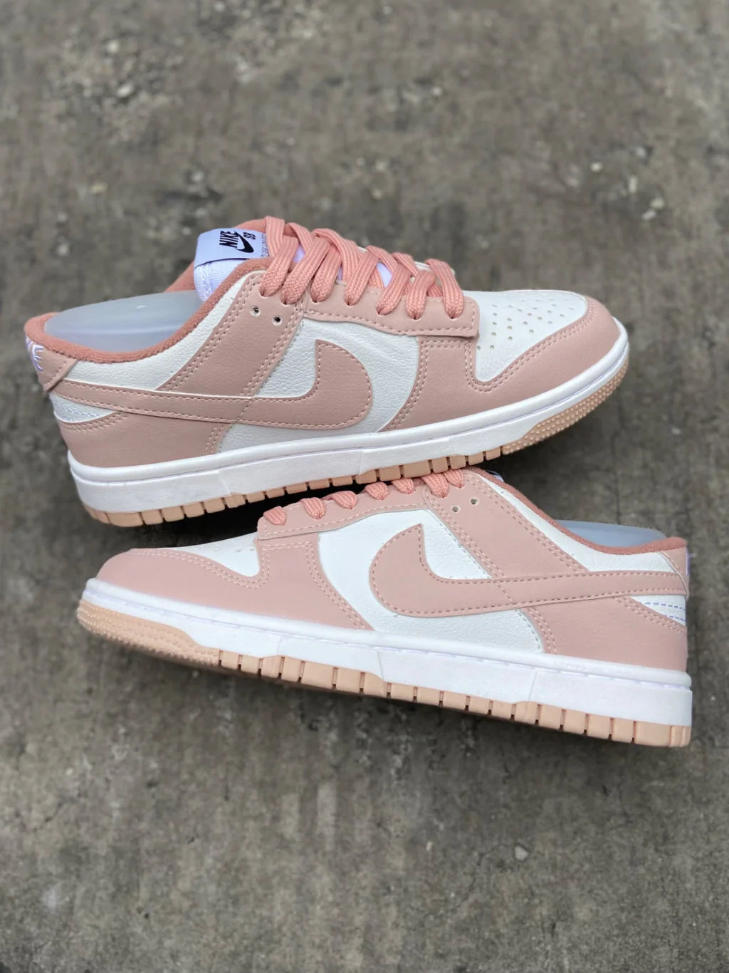Tênis Nike Dunk Low "Rosa e Branco"