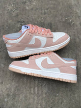 Tênis Nike Dunk Low "Rosa e Branco"