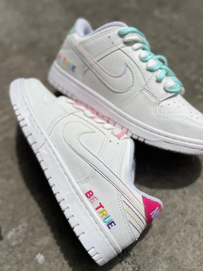 Tênis Nike Dunk Low "Branco Colorido"