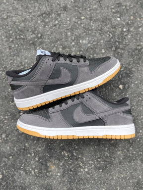 Tênis Nike Dunk Low "Cinza e Branco"