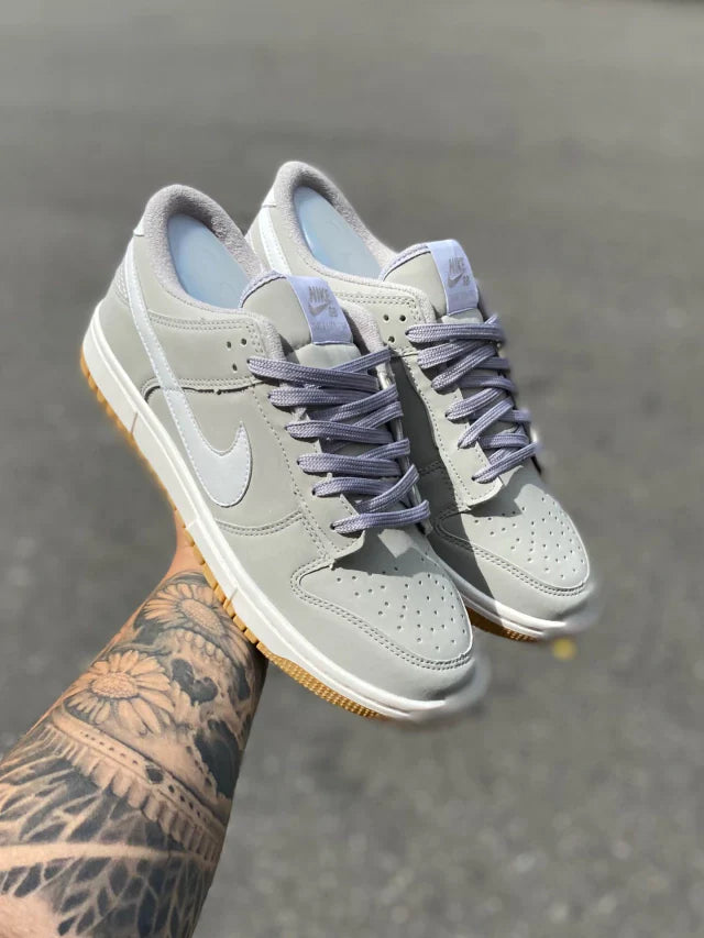 Tênis Nike Dunk Low "Cinza e Branco"