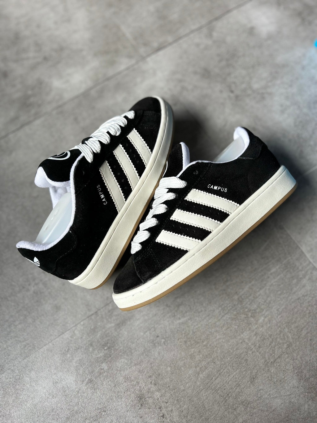 Adidas "Campus 00'S"