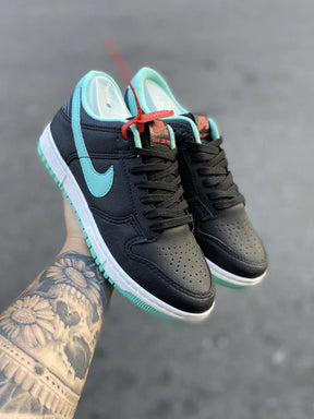 Tênis Nike Dunk Low "Preto e Verde"