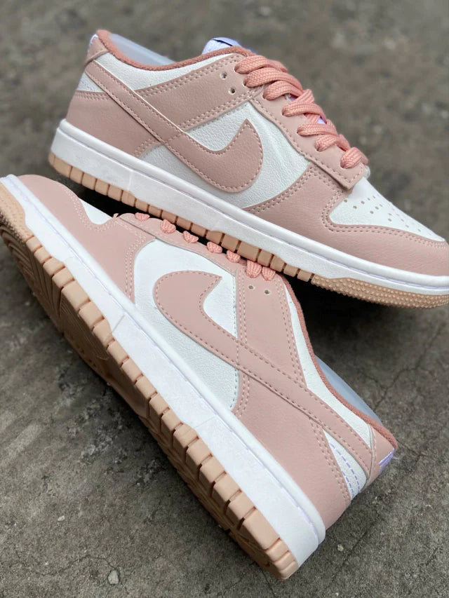 Tênis Nike Dunk Low "Rosa e Branco"