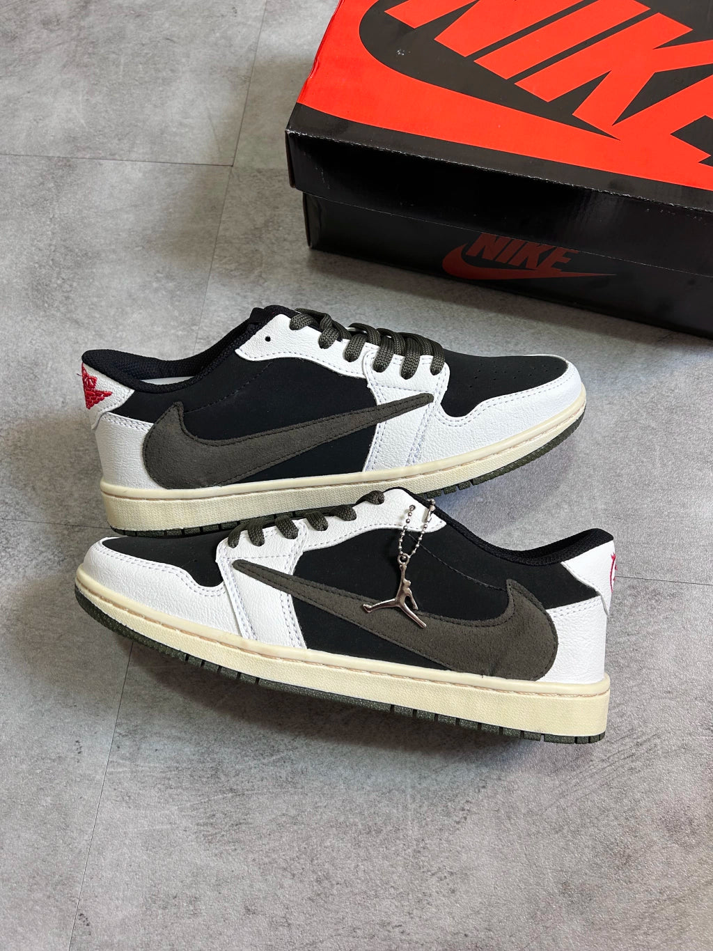 Air Jorda 1 Low Travis Scott