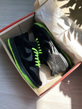 Nike Dunk Low "Preto e Verde"