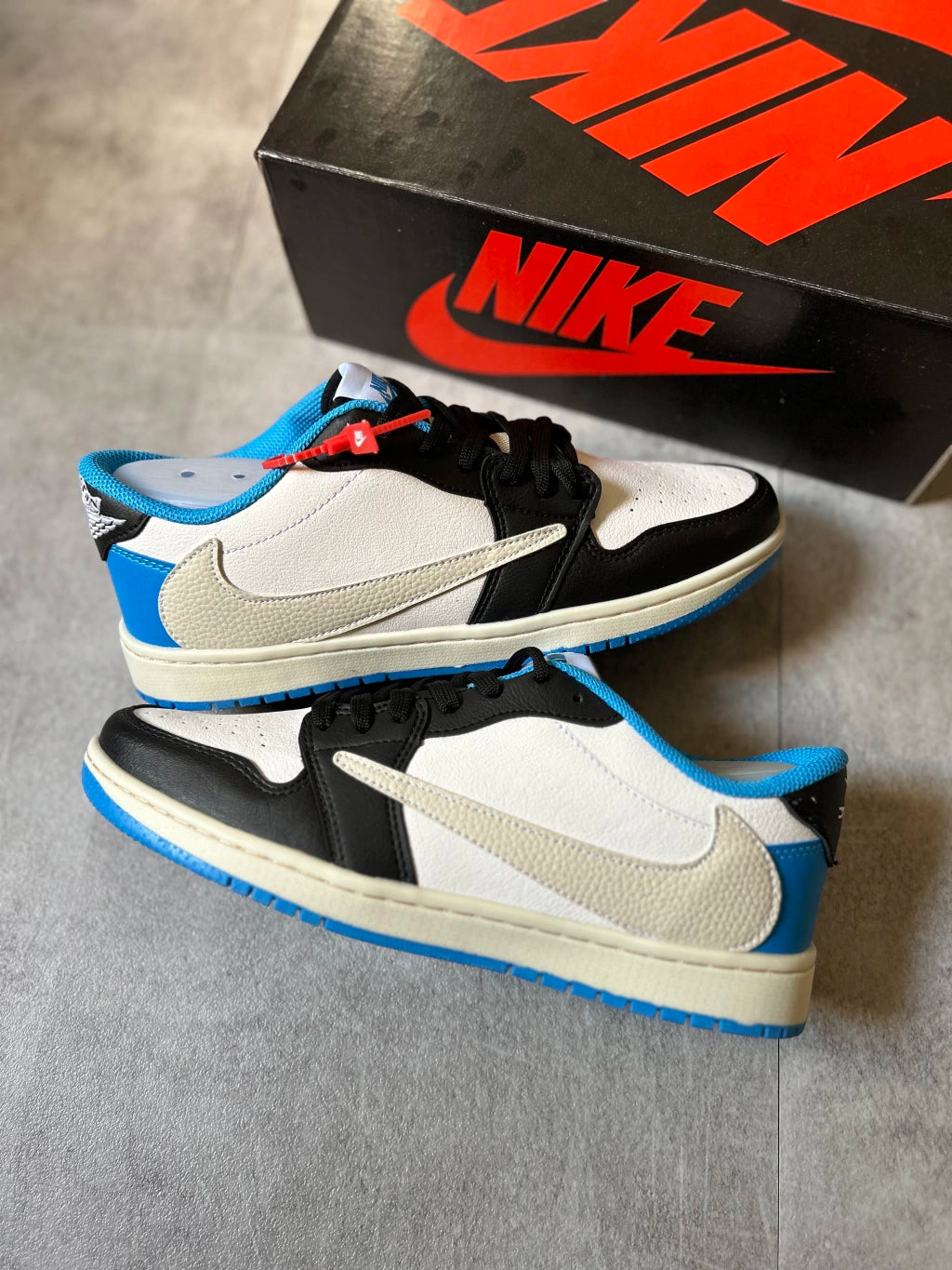 Air Jordan 1 Low Travis Scott