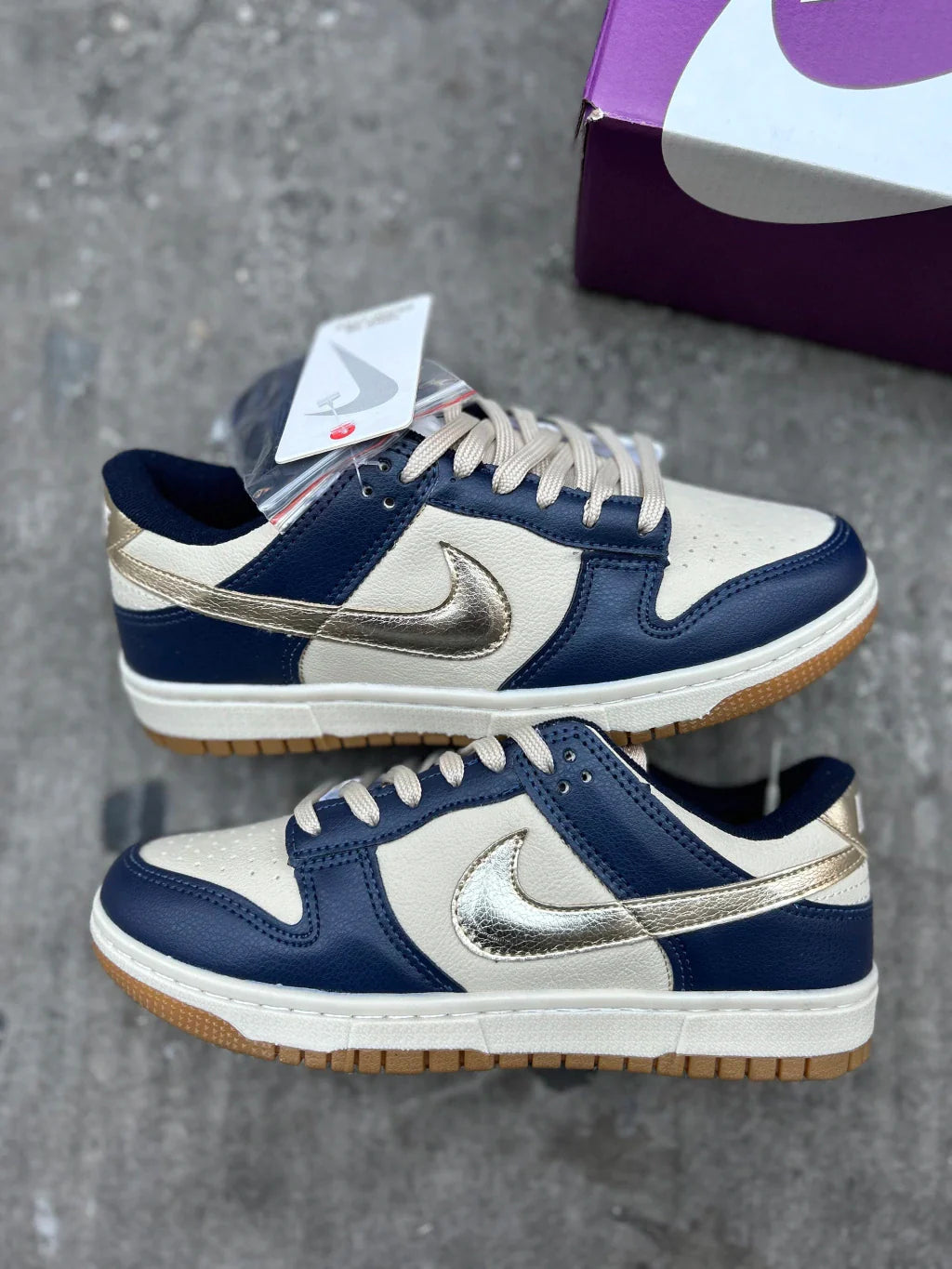 Nike Dunk Low "Azul e Dourado"