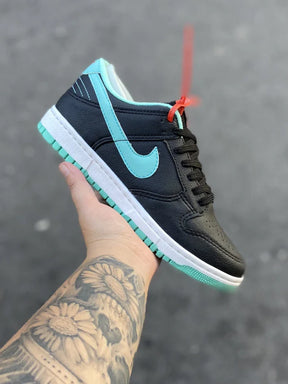 Tênis Nike Dunk Low "Preto e Verde"