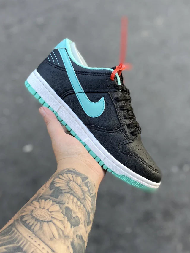 Tênis Nike Dunk Low "Preto e Verde"