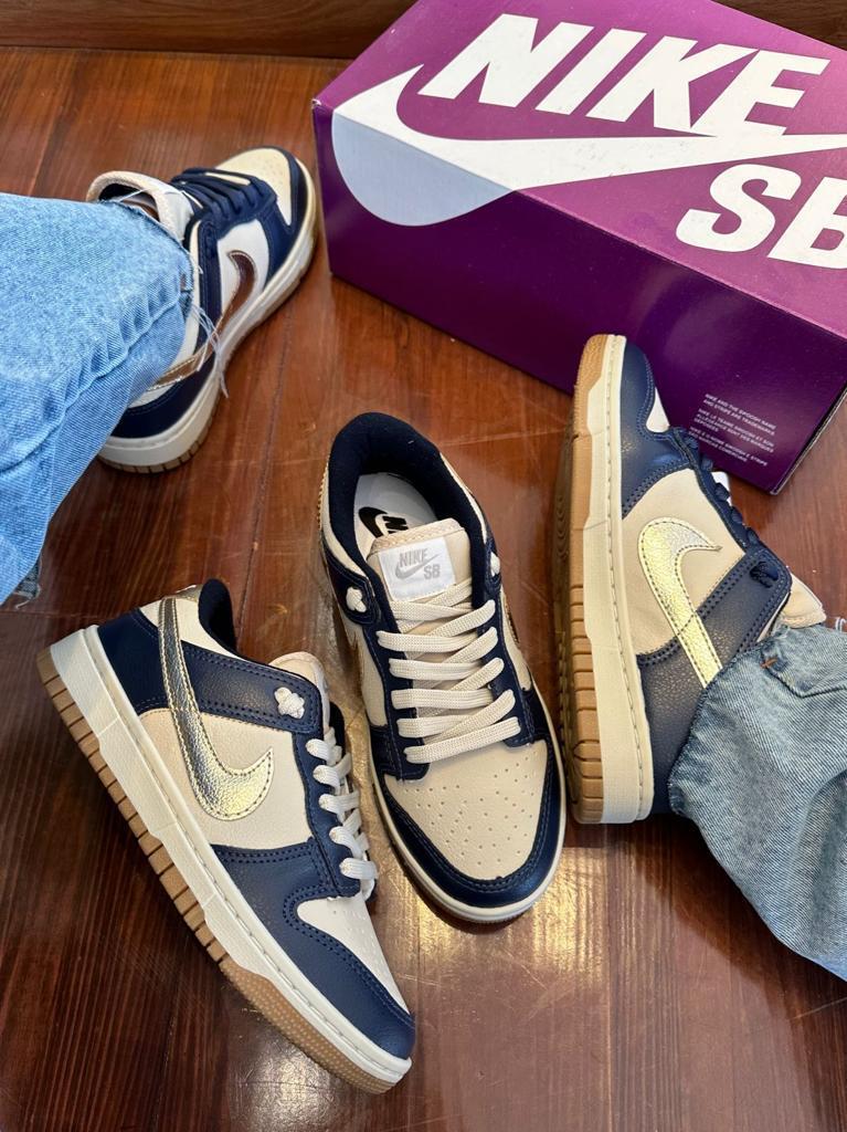 Nike Dunk Low "Azul e Dourado"